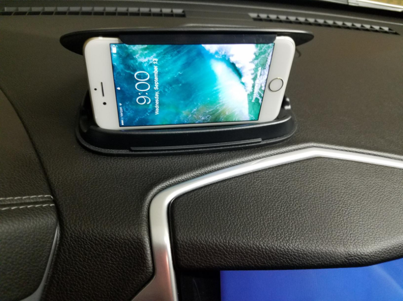 Illustration for article titled Getting creative with phone car mounts